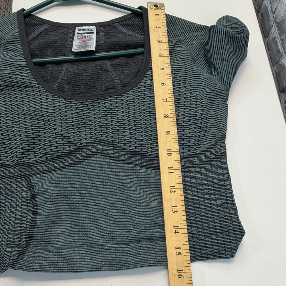 GYMSHARK cropped Top - Picture 7 of 10